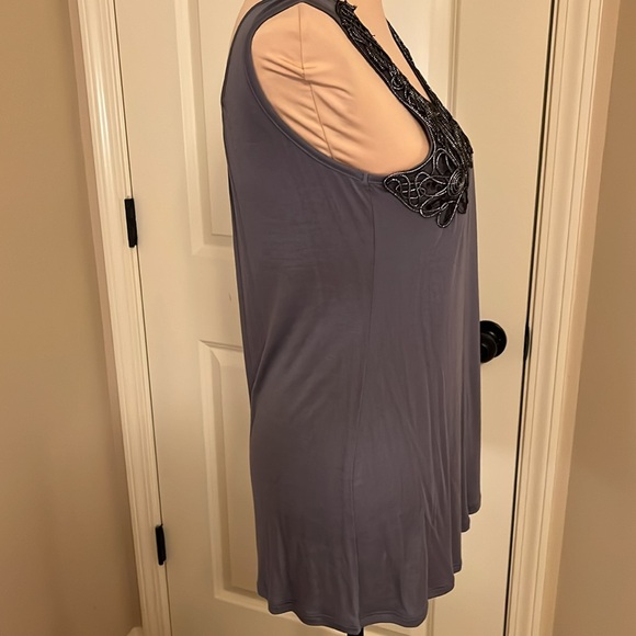 Body Central gray beaded tunic size medium - Picture 3 of 6